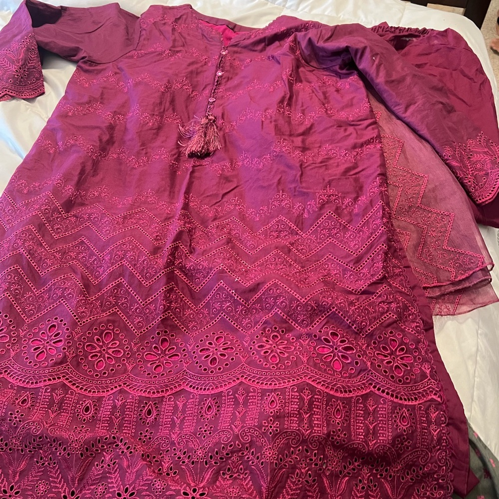 Women's Magenta Embroidered Kurta Bottoms Crosstitch